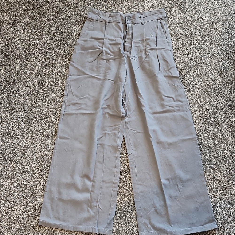 Wide Leg Pants in Light Gray
